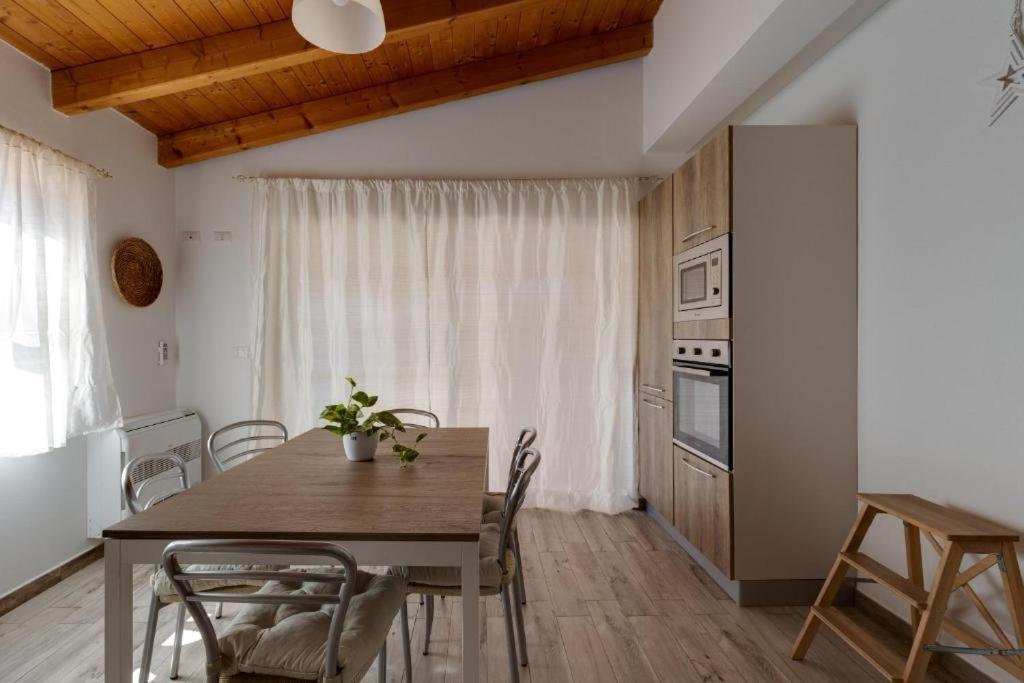 La Casa Delle Zie - Cabras Villa Bagian luar foto